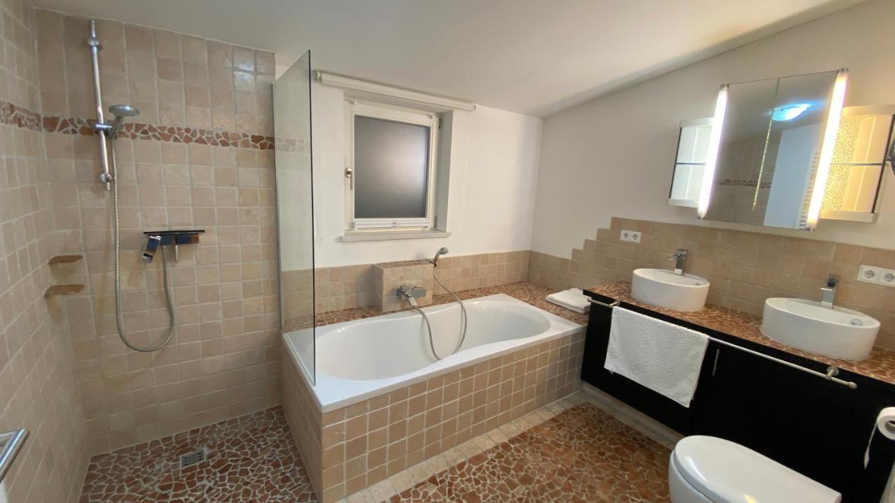 Laber Fewo Luxus Wohnung Im Eigenen Ferienhaus, 120 Qm, Naehe Regensburg Mit Balkon, Terrasse & Garten, Gute Zuganbindung מראה חיצוני תמונה